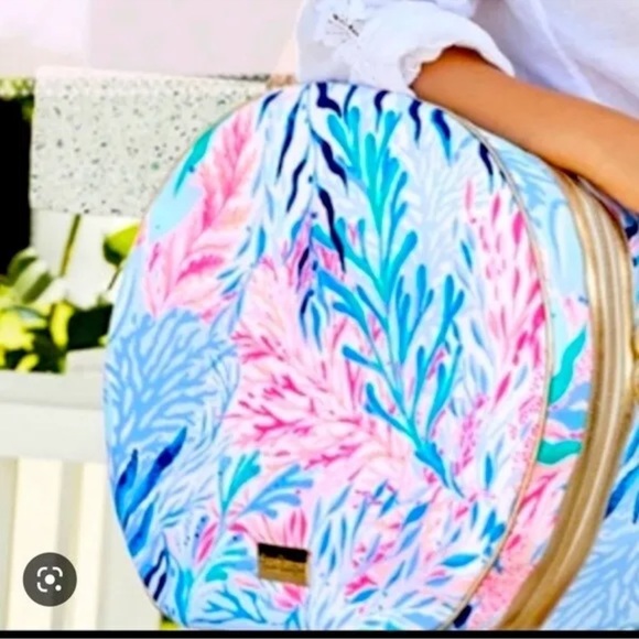 NWT 🦄 LILLY PULITZER KALEIDOSCOPE CORAL COOLER HAT ROUND CARRY ON AND BACKPACK - Picture 9 of 10